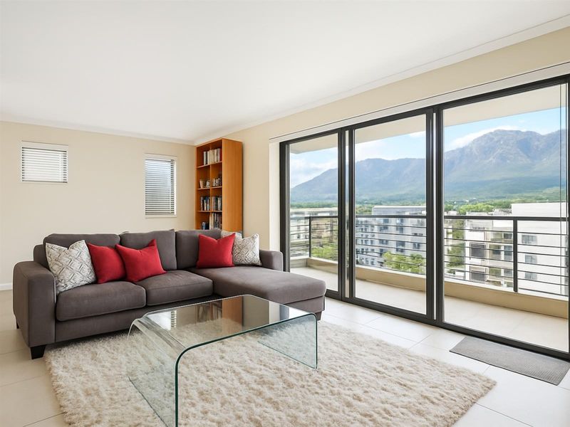 2 Bedroom En Suite Luxury Apartment | Elevated Living with Uninterrupted Table Mountain View - Photo 2