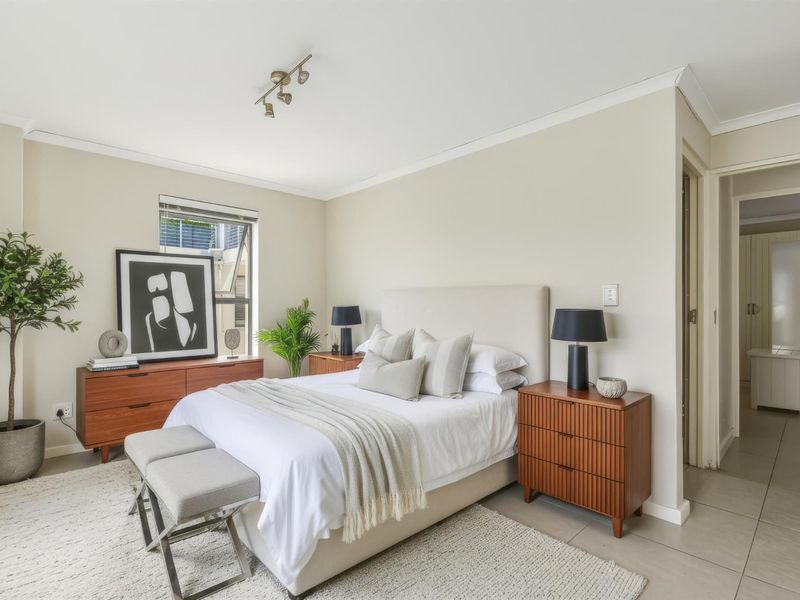 2 Bedroom En Suite Luxury Apartment | Elevated Living with Uninterrupted Table Mountain View - Photo 4