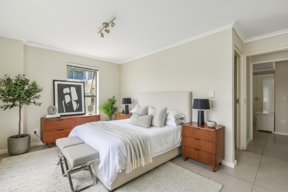 2 Bedroom En Suite Luxury Apartment | Elevated Living with Uninterrupted Table Mountain View - Photo 4