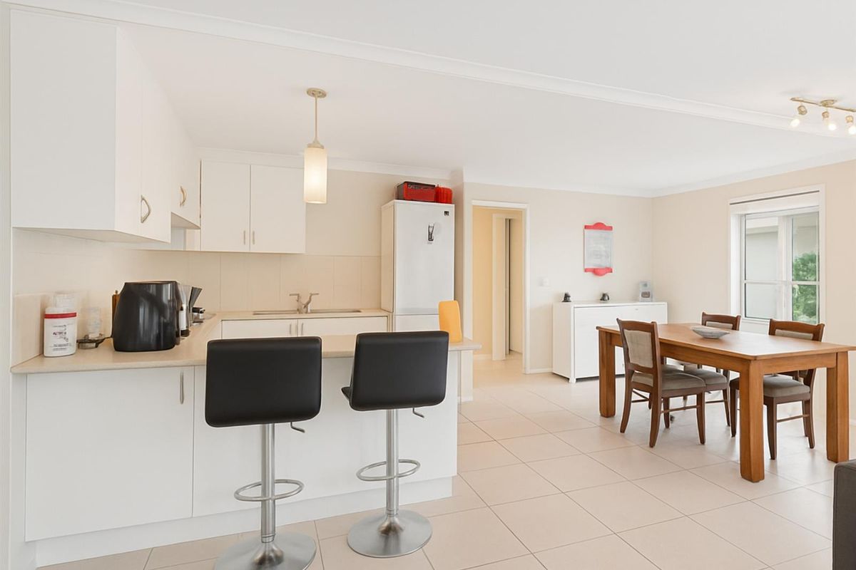 2 Bedroom En Suite Luxury Apartment | Elevated Living with Uninterrupted Table Mountain View - Photo 3