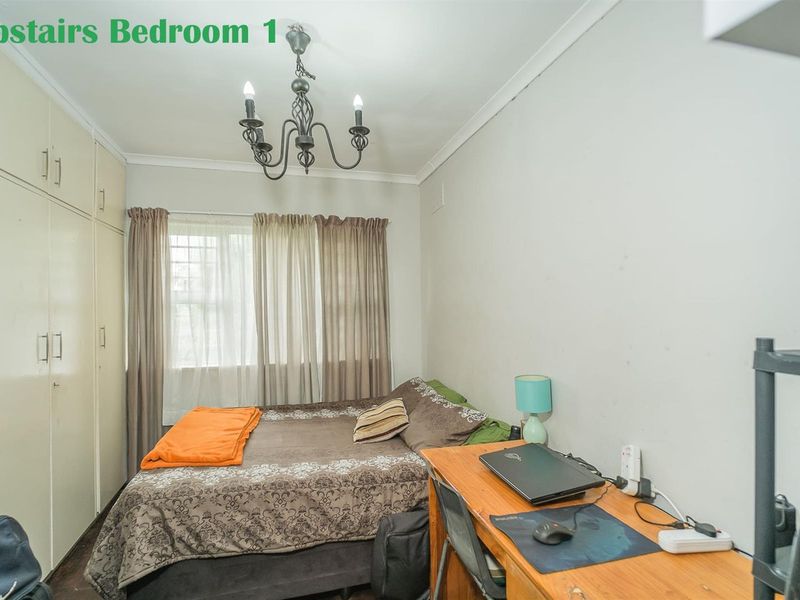 Genuine Dual-Living double story with ample parking in Muizenberg - Photo 10