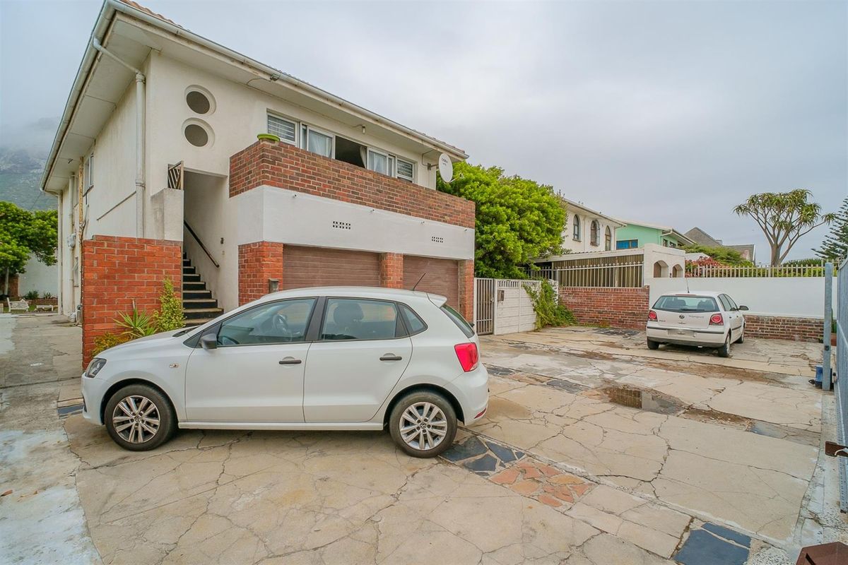 Genuine Dual-Living double story with ample parking in Muizenberg - Photo 2