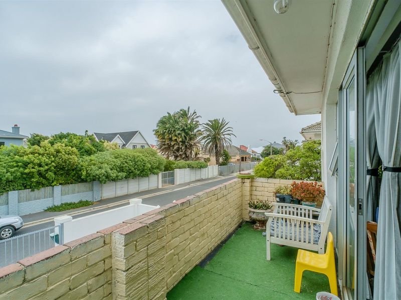 Genuine Dual-Living double story with ample parking in Muizenberg - Photo 7