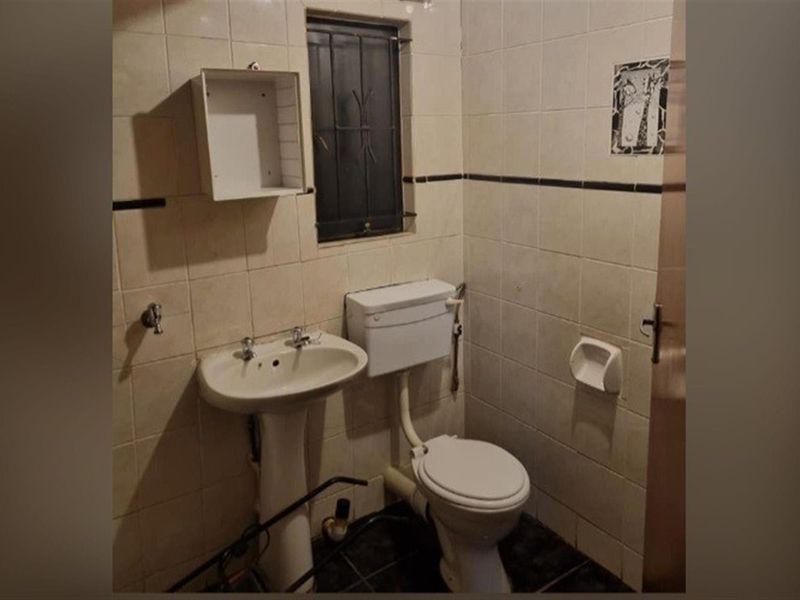 House For Sale in Protea Glen, Soweto - Photo 9