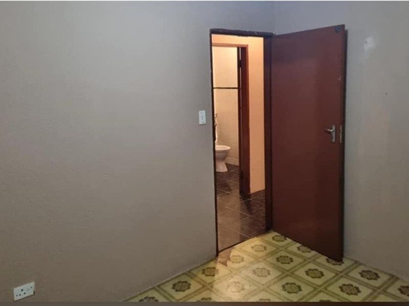 House For Sale in Protea Glen, Soweto - Photo 8