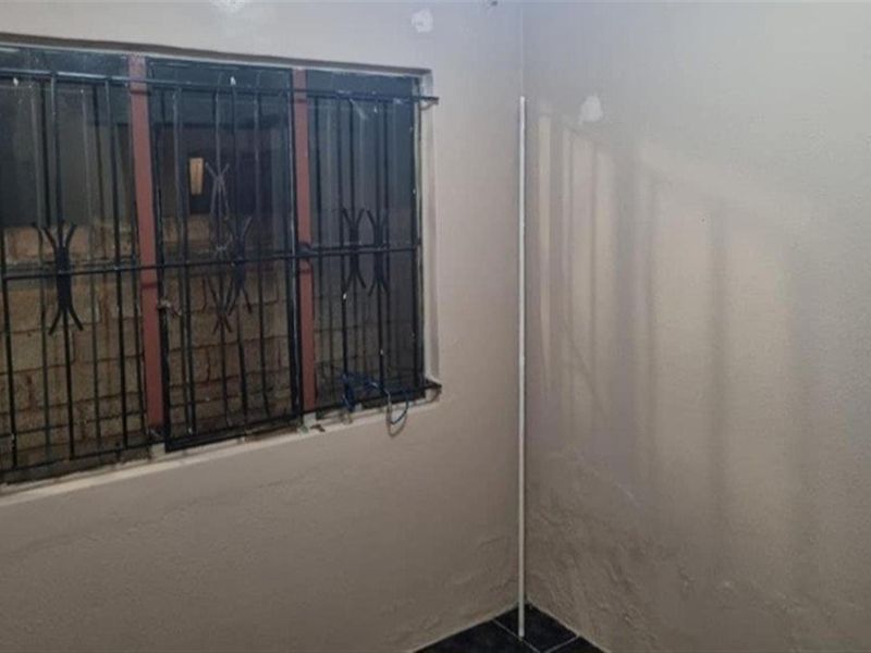 House For Sale in Protea Glen, Soweto - Photo 10