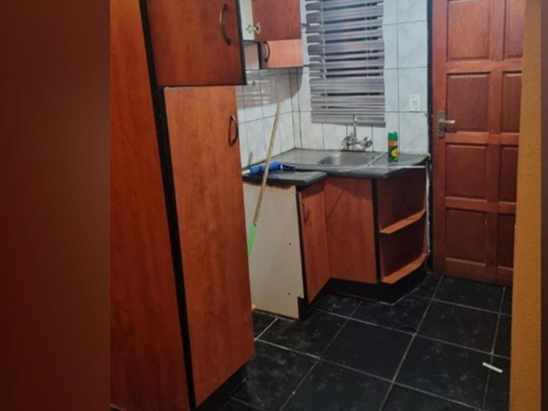 House For Sale in Protea Glen, Soweto - Photo 2