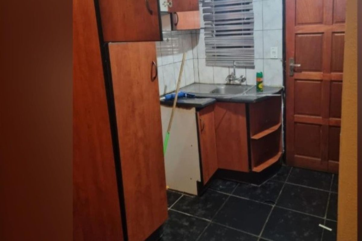 House For Sale in Protea Glen, Soweto - Photo 2