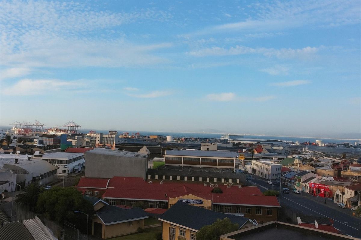 SOLD - MODERN URBAN LIVING IN DURHAM SQUARE - BEST PRICED 2-BEDROOM IN SALT RIVER! - Photo 4