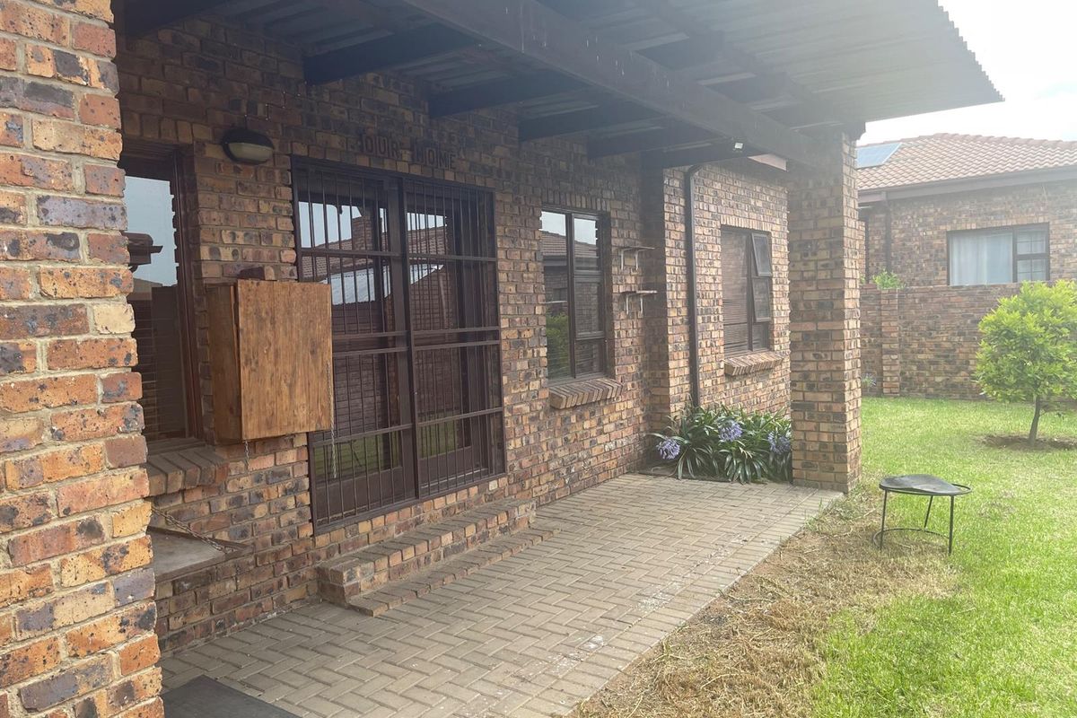 Townhouse for Sale in Swan Ridge Estate - Photo 5