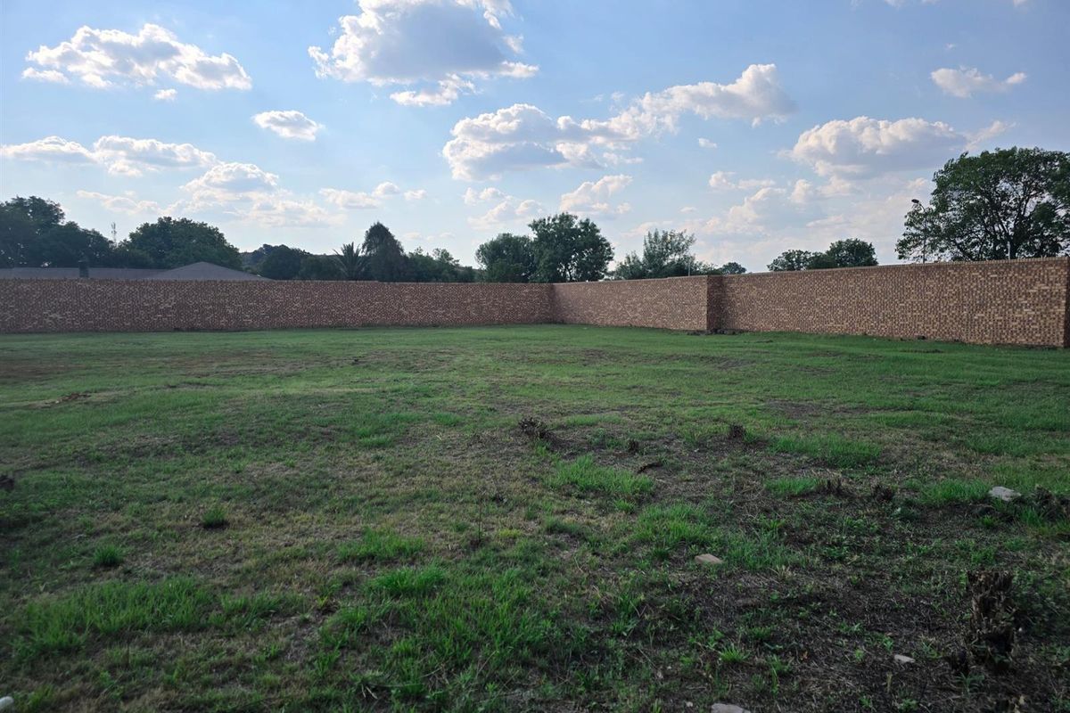 Prime Development Opportunity - Large Fully Walled Stand with Endless Potential - Photo 3