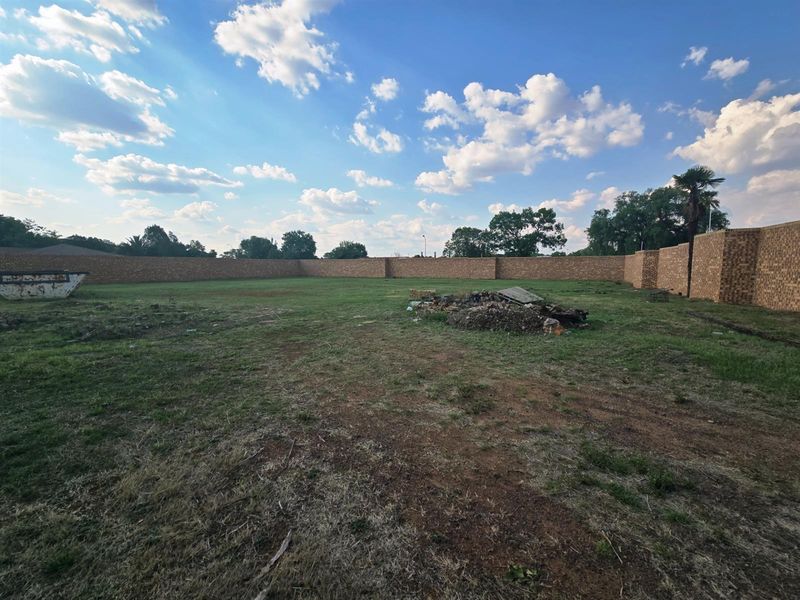 Prime Development Opportunity - Large Fully Walled Stand with Endless Potential - Photo 5