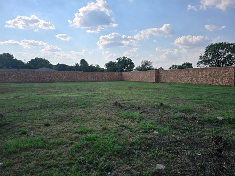 Prime Development Opportunity - Large Fully Walled Stand with Endless Potential - Photo 3