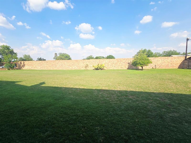 Prime Opportunity: Renovate, Redevelop or Reimagine - One Property, Endless Potential - Photo 3