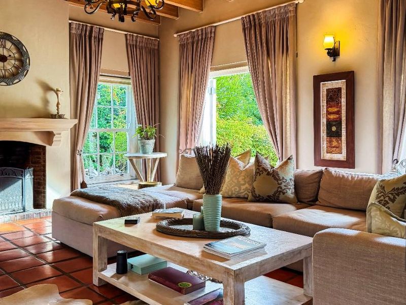 Exquisite Cape Dutch Homestead at the Edge of Greyton Nature Reserve (Greyton, Western Cape) - Photo 9