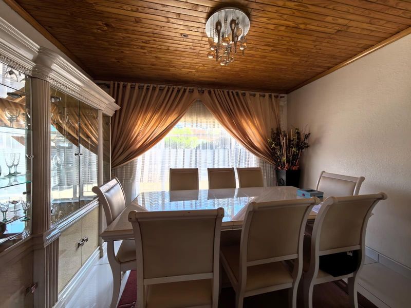 Live the Dream: Modern Home, Lapa, Pool and Perfect Work-from-Home Setup! - Photo 8