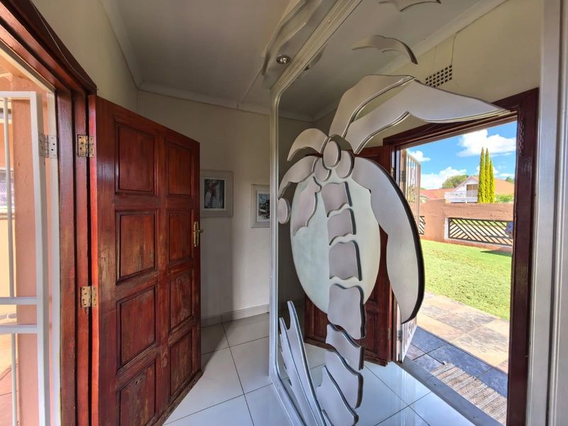 Live the Dream: Modern Home, Lapa, Pool and Perfect Work-from-Home Setup! - Photo 5