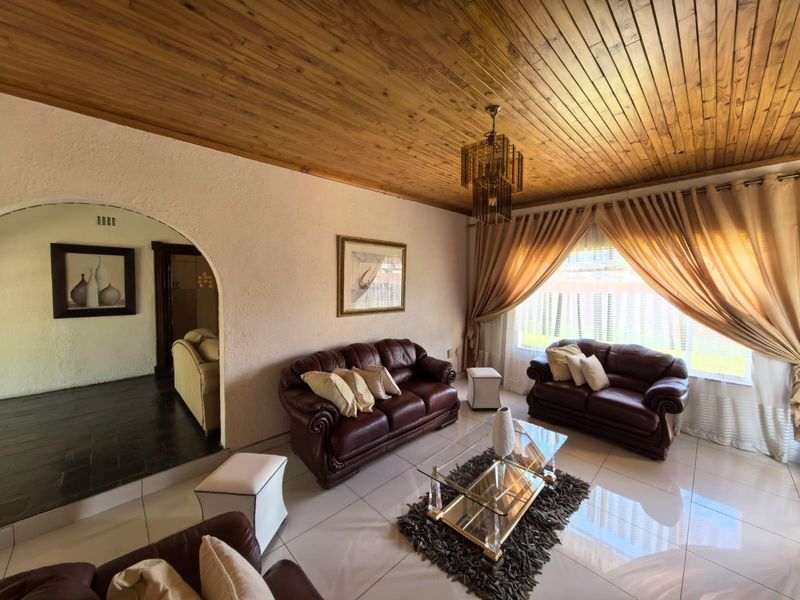 Live the Dream: Modern Home, Lapa, Pool and Perfect Work-from-Home Setup! - Photo 6