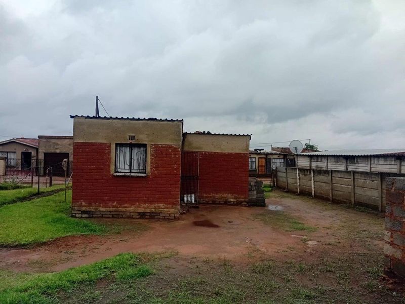 House For Sale in Langaville, Brakpan - Photo 2