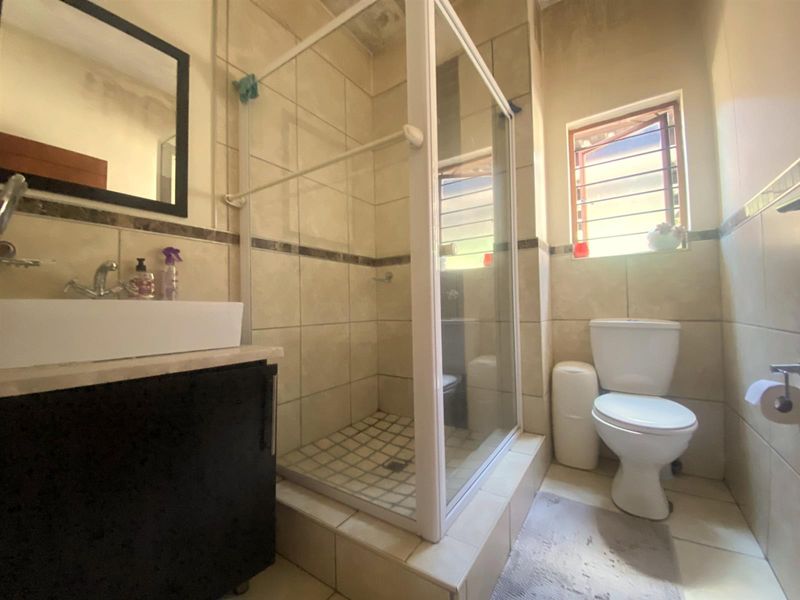 Modern Ground Floor Apartment in Blue Stream Lifestyle Estate - Photo 6