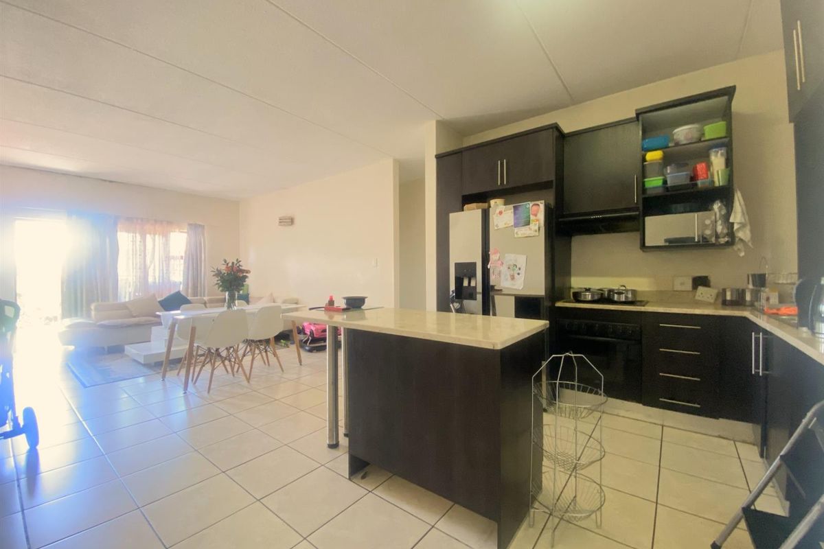 Modern Ground Floor Apartment in Blue Stream Lifestyle Estate - Photo 2