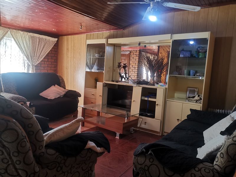Income-Generating Property for Sale in Dlamini, Soweto - Photo 6