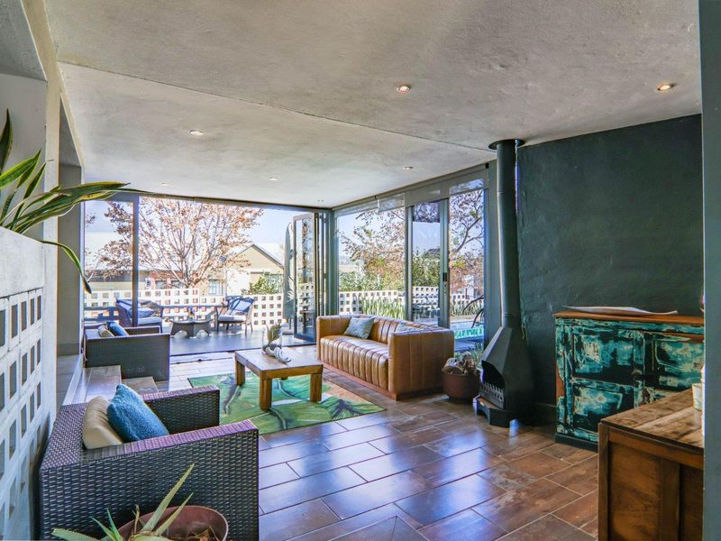 Contemporary Industrial Living | Parkside Position | Sustainable Design - Photo 3