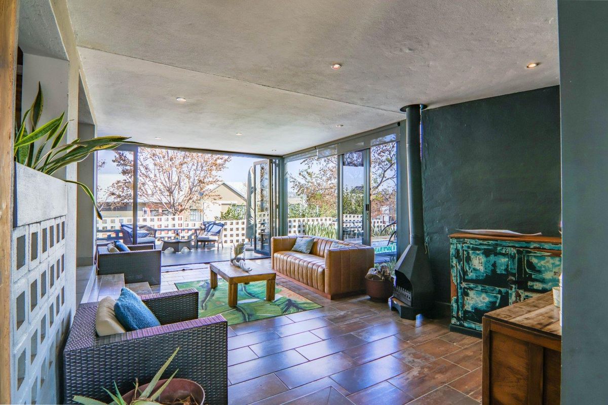 Contemporary Industrial Living | Parkside Position | Sustainable Design - Photo 3