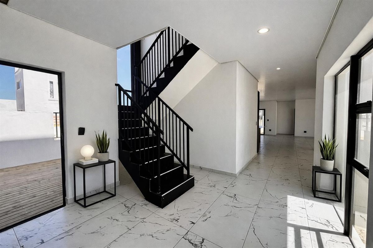 Newly Built, Modern Luxury 4 bed home in sought-after Sandown, Blouberg - Photo 4