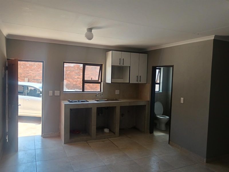 18 unit House For Sale in Cosmo City Ext 5 Roodepoort - Photo 8