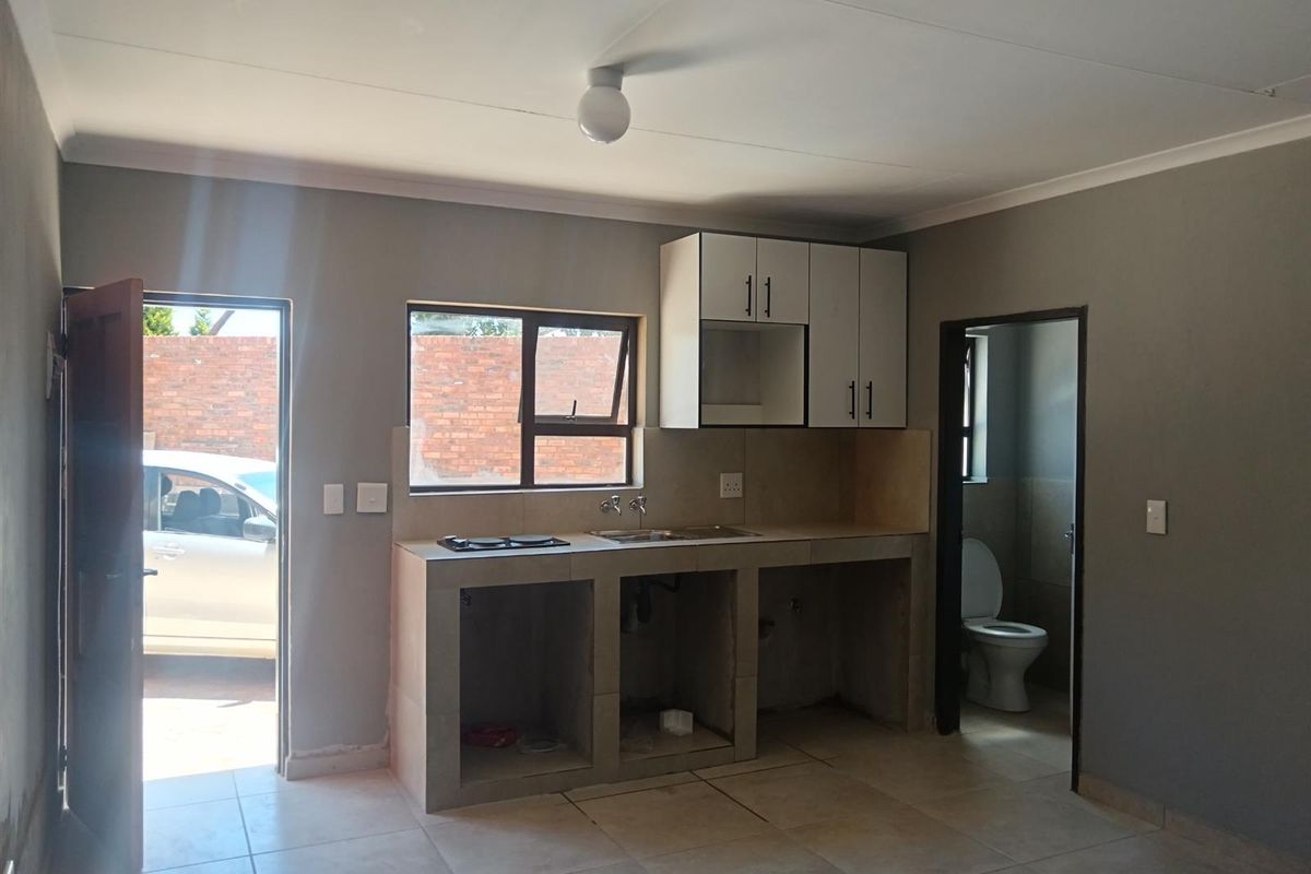 18 unit House For Sale in Cosmo City Ext 5 Roodepoort - Photo 5