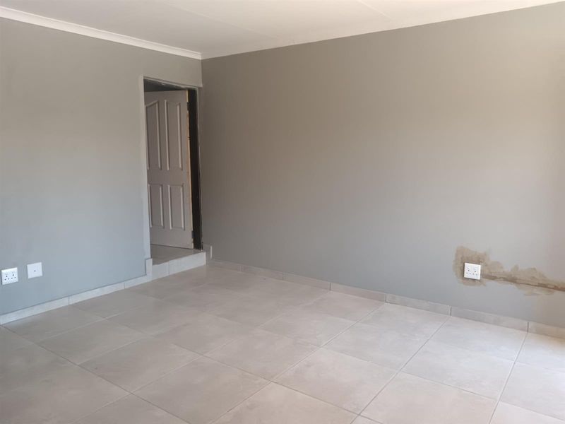 18 unit House For Sale in Cosmo City Ext 5 Roodepoort - Photo 10