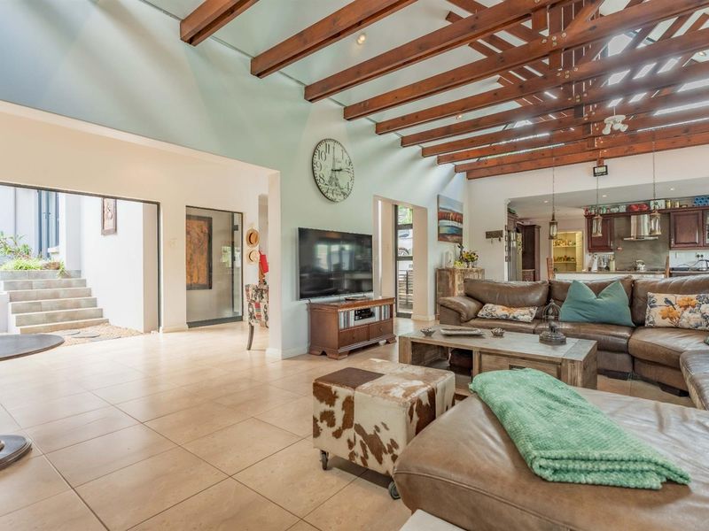 Where Light, Space And Estate Living Come Together - Photo 9