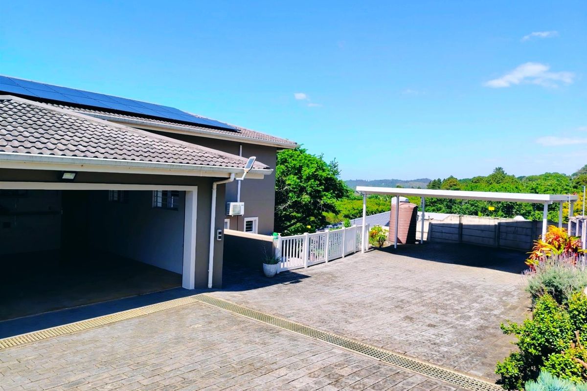 UPMARKET LUXURY IN LEISURE BAY - Photo 5