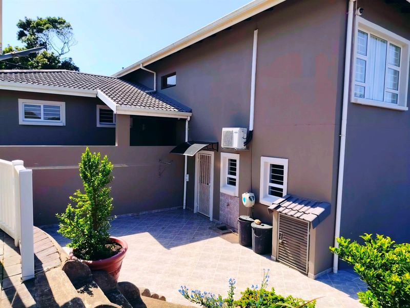 UPMARKET LUXURY IN LEISURE BAY - Photo 10