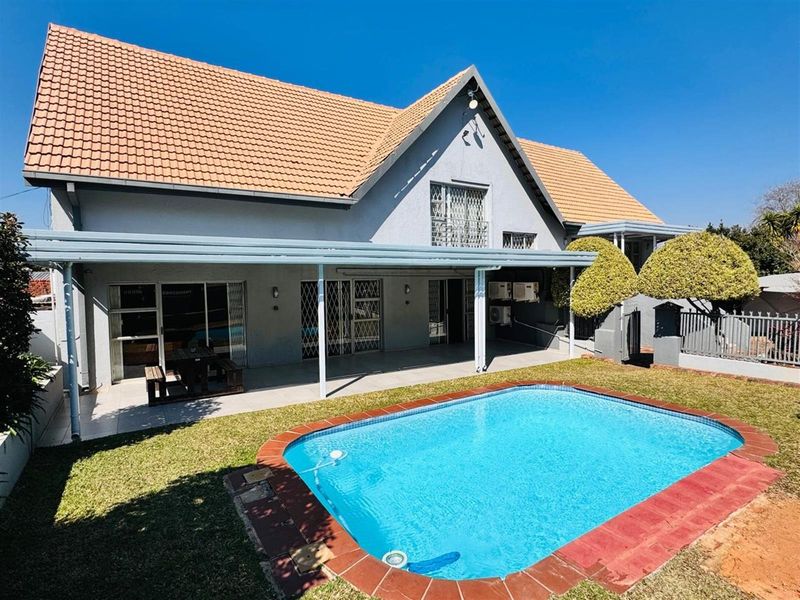 House For Sale in Hartbeespoort, North West - Photo 2