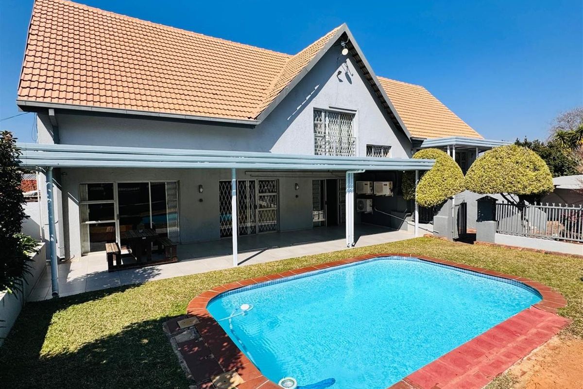 House For Sale in Hartbeespoort, North West - Photo 2