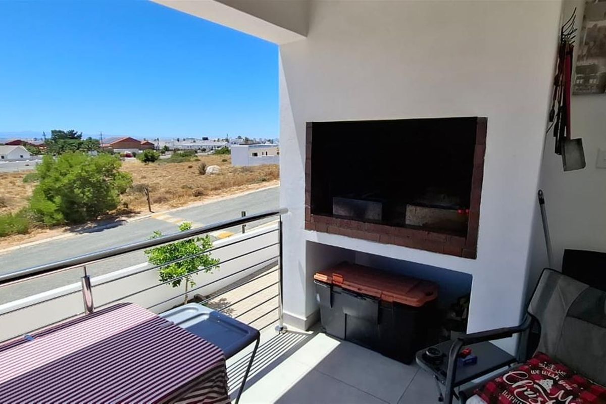 Magnificent, Modern 3 bedroom, 2 bathroom Home For Sale in De Gama Bay - Photo 3