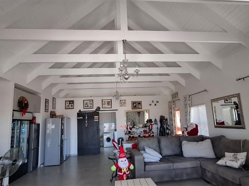 Magnificent, Modern 3 bedroom, 2 bathroom Home For Sale in De Gama Bay - Photo 7
