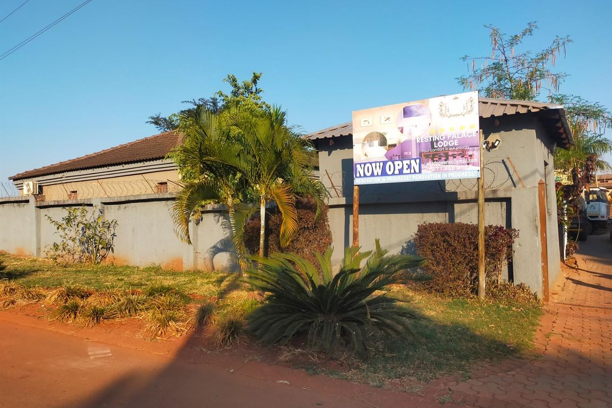 Lodge For Sale in Shayandima - Photo 2