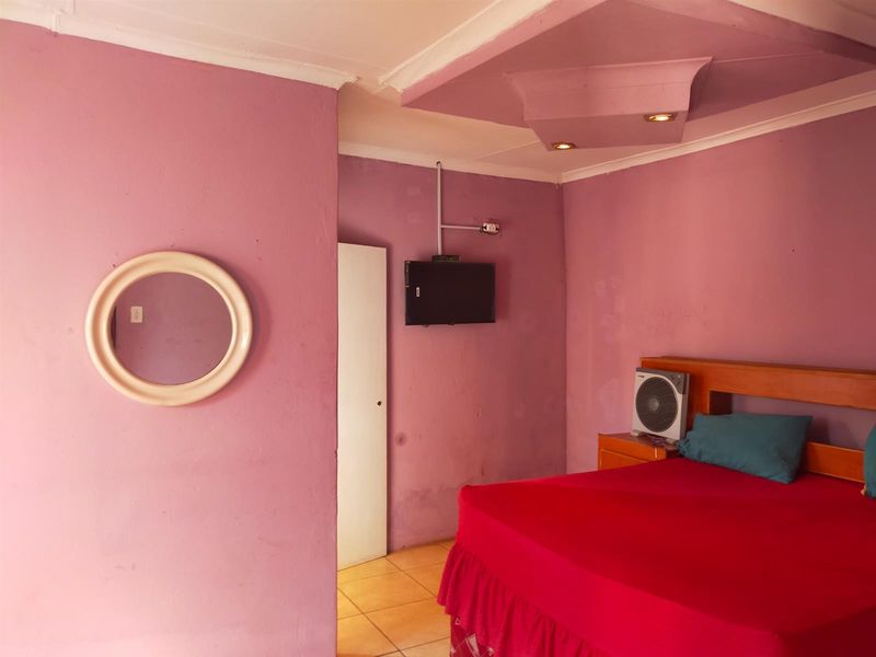 Lodge For Sale in Shayandima - Photo 4