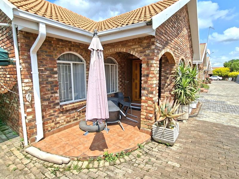 Discover Your New Home - Comfort, Space, and Security - Photo 2