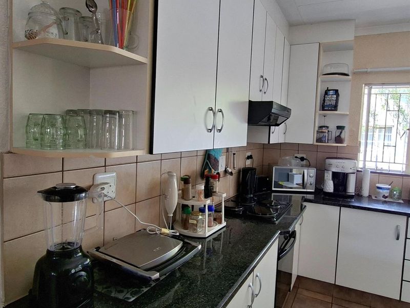 Discover Your New Home - Comfort, Space, and Security - Photo 8