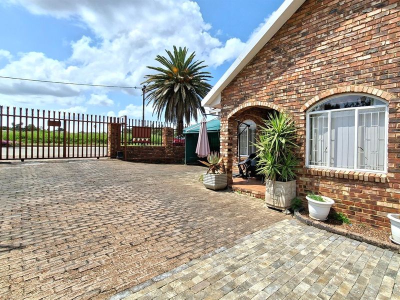 Discover Your New Home - Comfort, Space, and Security - Photo 3