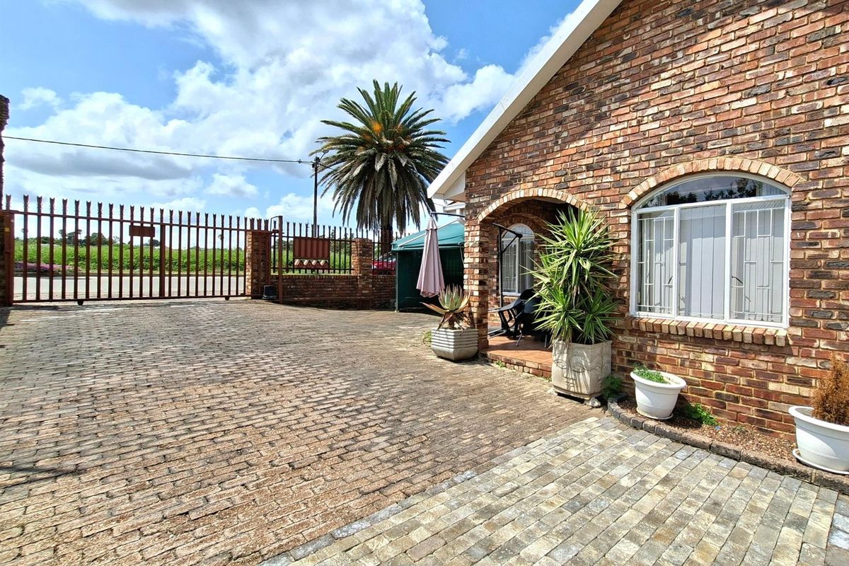 Discover Your New Home - Comfort, Space, and Security - Photo 3