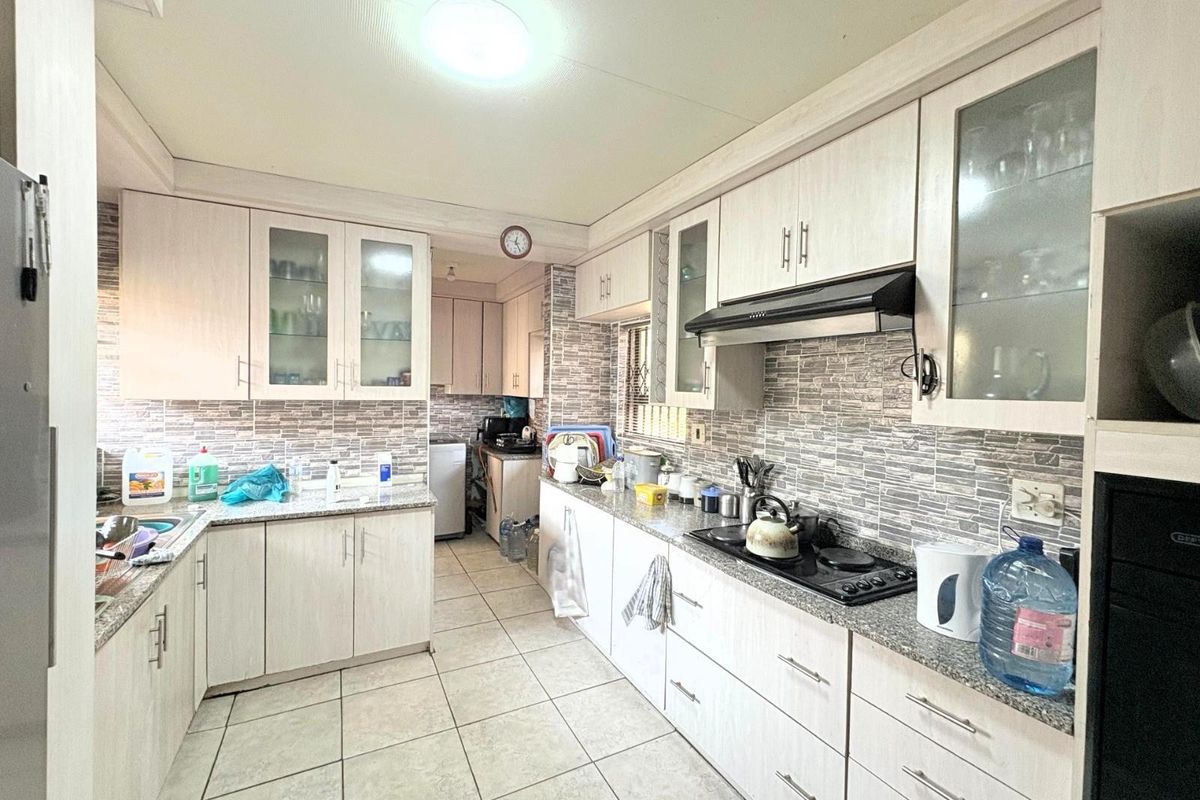 Exceptional 3‐Bedroom Family Home for Sale in Sunnyridge - Space, Comfort and Modern Living - Photo 4