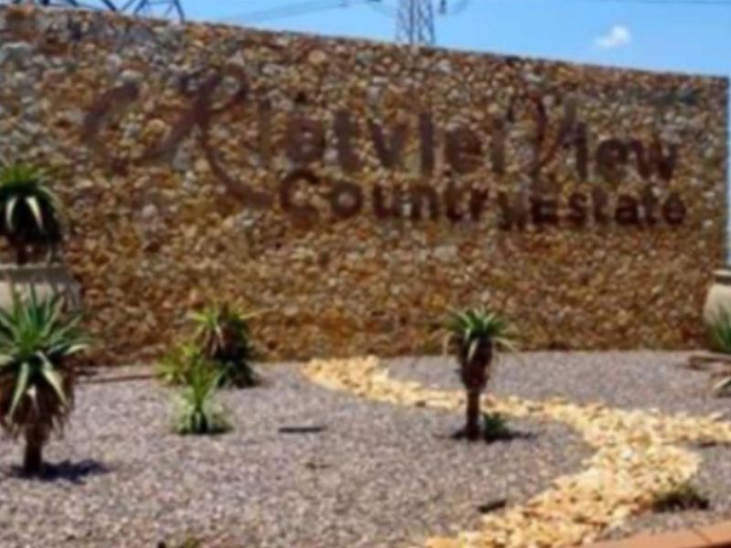 Prime 1-hectare vacant stand in sought-after Rietvlei View Country Estate! - Photo 3