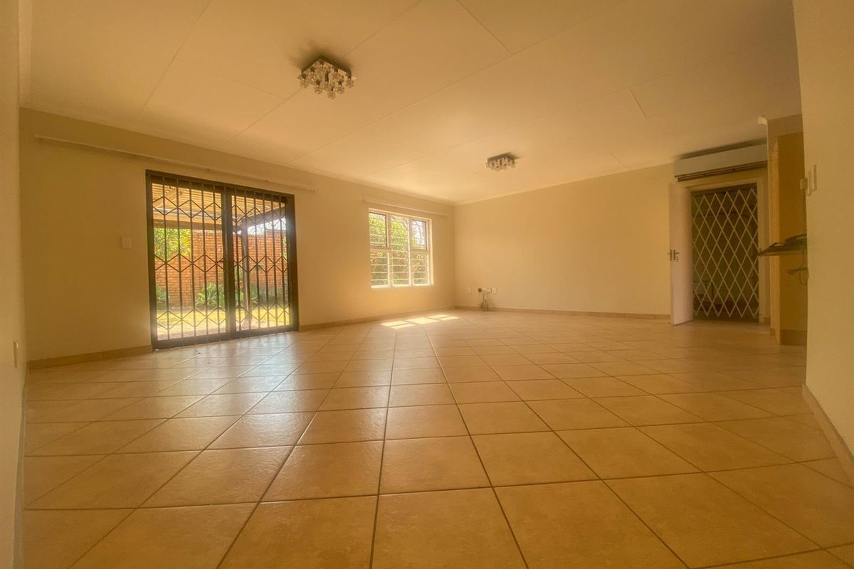 Spacious Wheelchair-Friendly Retirement Home with Excellent Amenities - Photo 4