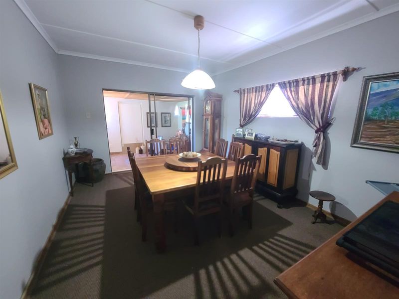 Lushes garden with flatlet income generator in Kareedouw - Photo 9