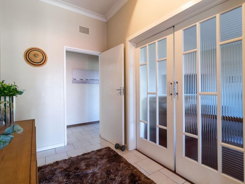 Spacious Home For Sale in Linmeyer! - Photo 3